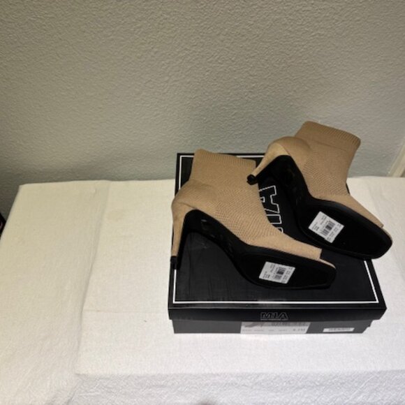 NEW MIA Sock Bootie Heels – Tan Knit Peep Toe, Size 8.5, Original Box - Picture 5 of 6